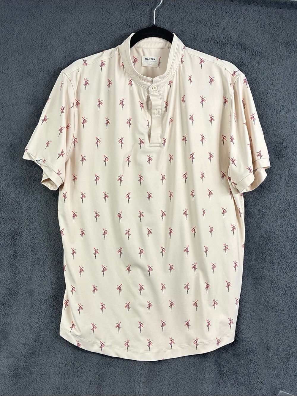 Mantra Men's Cream Short-Sleeve Henley Shirt with Red Print